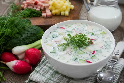 Секрет вкусной окрошки на кефире, который мало кто знает: как приготовить идеальный обед