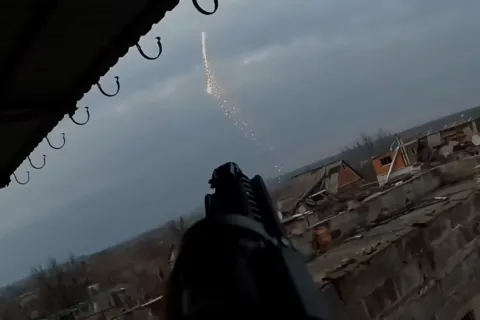 Над Константиновкой сбили российский "дрон-дракон": он тянул за собой огненный шлейф