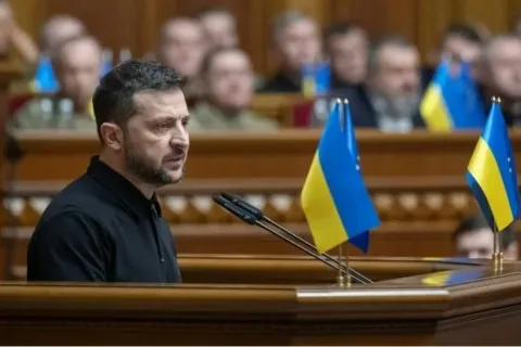 На зустрічі з депутатами своєї фракції Зеленський назвав дату завершення гарячої фази війни