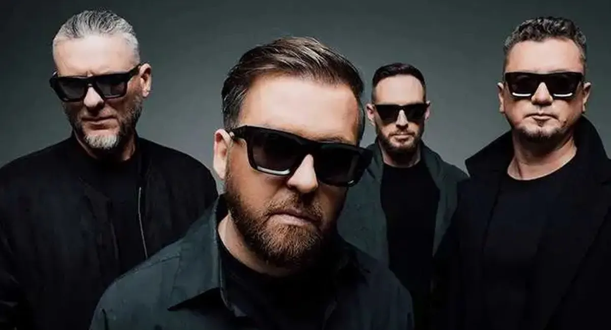 Автобус гурту Без обмежень потрапив у ДТП у Дніпрі: момент потрапив на відео - today.ua