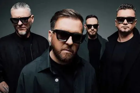 Автобус гурту "Без обмежень" потрапив у ДТП у Дніпрі: момент потрапив на відео