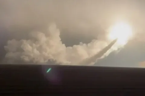 В Генштабе заявили об ударе ракетами Фламинго по вражеским объектам РФ (видео)