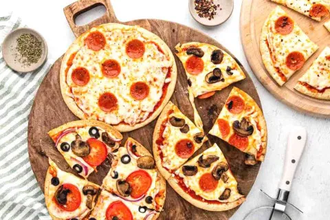 Вкусная пицца за 10 минут: идеальный рецепт ужина, когда совсем не хочется готовить