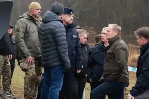 Визнали диверсією: у Польщі підірвали ділянку залізниці, якою доставляють допомогу Україні