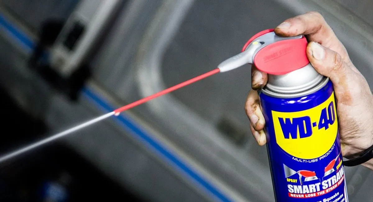 Средство WD-40 может значительно навредить машине: эксперты рассказали, куда его лучше не наносить - today.ua