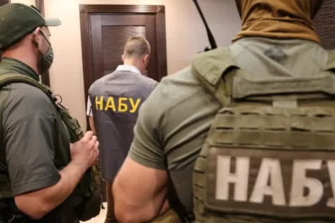НАБУ взялись за Налоговую службу: детективы проводят обыски по всей Украине
