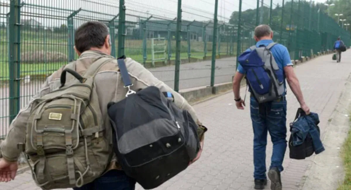 В одной из стран ЕС призывают к масштабным депортациям: украинских мужчин хотят вернуть для участия в войне - today.ua