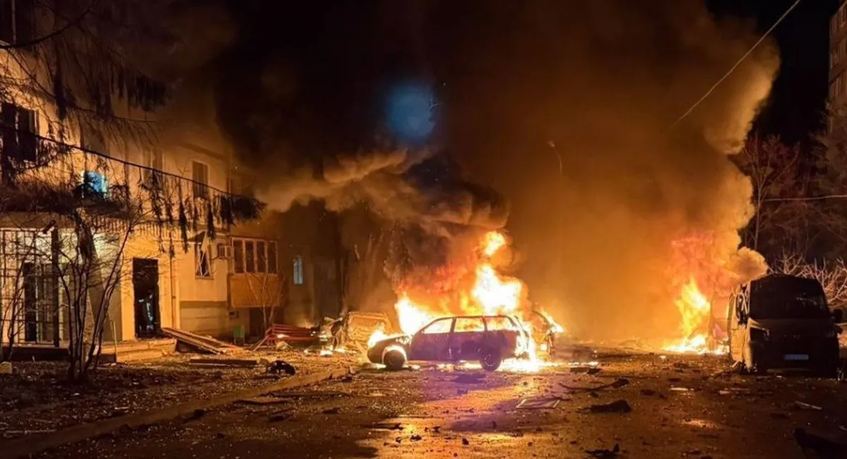 Пекельна атака на Харків: палаючий будинок і десятки поранених - у ДСНС розкрили масштаби руйнувань (фото) - today.ua