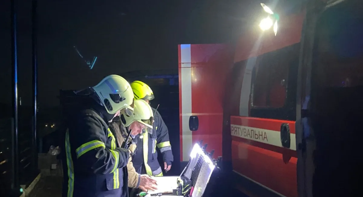 Масована атака по Івано-Франківщині: майже 5 годин тривоги, зруйноване житло і поранені діти - today.ua