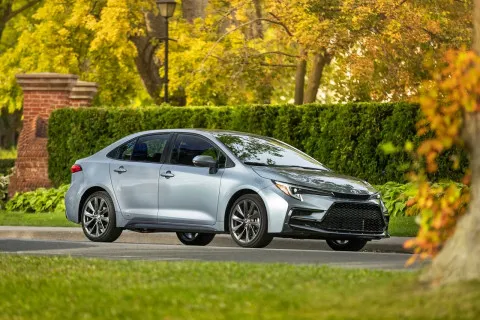 Удивляют низкой ценой и оснащением: назван ТОП-5 лучших бюджетных авто 2025 года