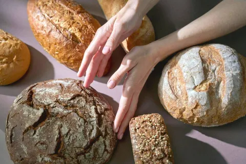 В Україні істотно здорожчає хліб: на скільки можуть злетіти ціни вже з січня