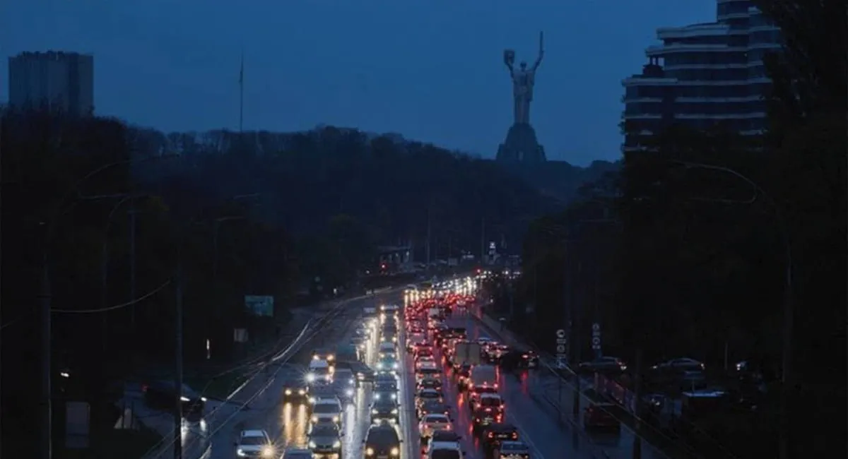 Киеву грозит массовая эвакуация: депутат предупредил о возможных взрывах теплосетей целых кварталов - today.ua