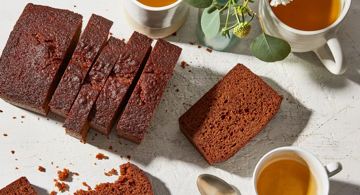 Ніжний пиріг з чаю: як приготувати смачний шоколадний десерт без яєць і молока - today.ua