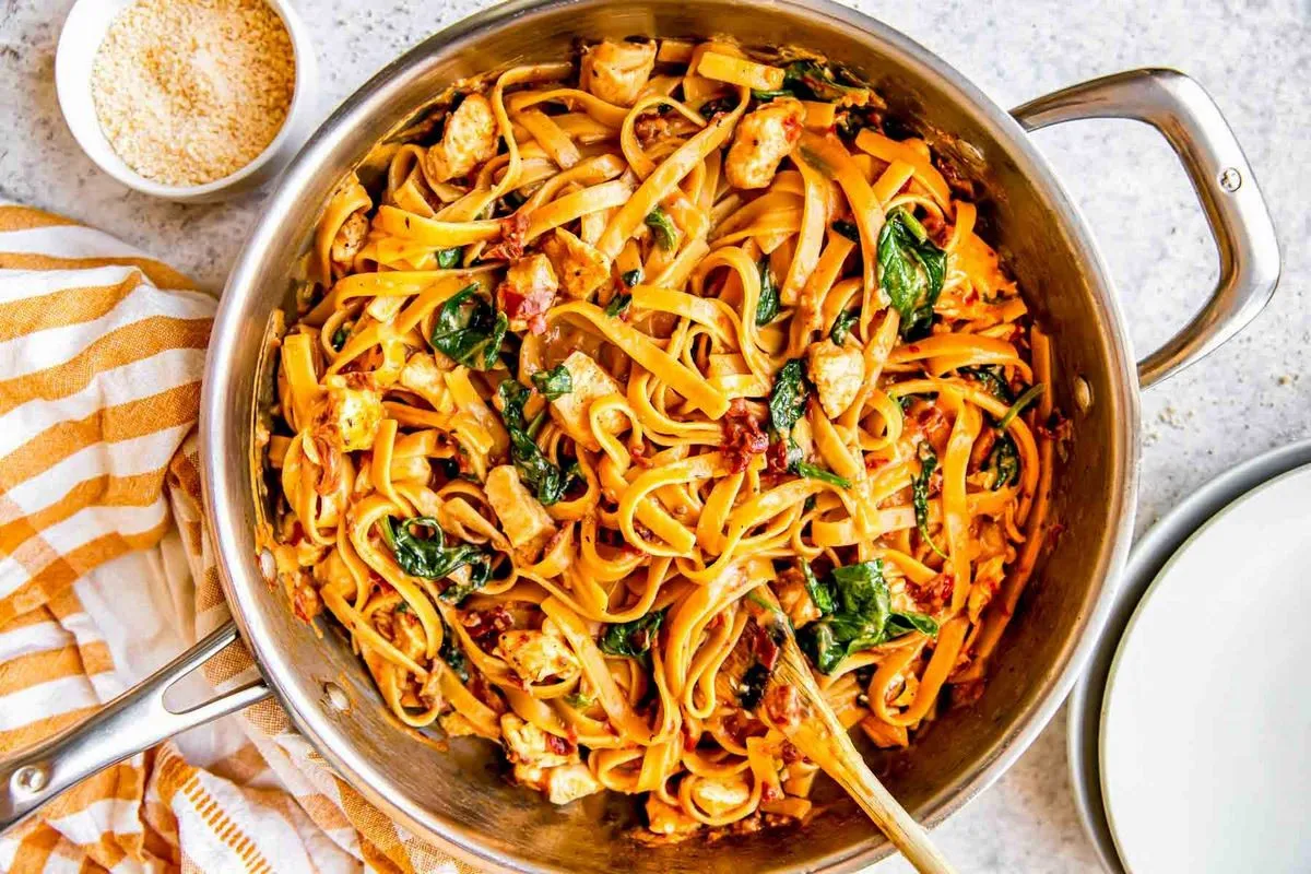 Смачна вечеря за 15 хвилин: рецепт апетитної страви, яка підкорить навіть гурманів Смачна вечеря за 15 хвилин: рецепт апетитної страви, яка підкорить навіть гурманів - today.ua