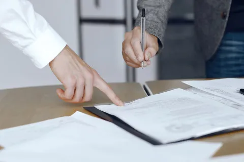 Продаж квартири з боргами в Україні: важливі нюанси для покупців