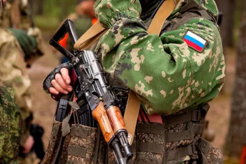 "Неадекватный и вооруженный": в РФ разыскивают "героя СВО", который после плена расстрелял 7 сослуживцев