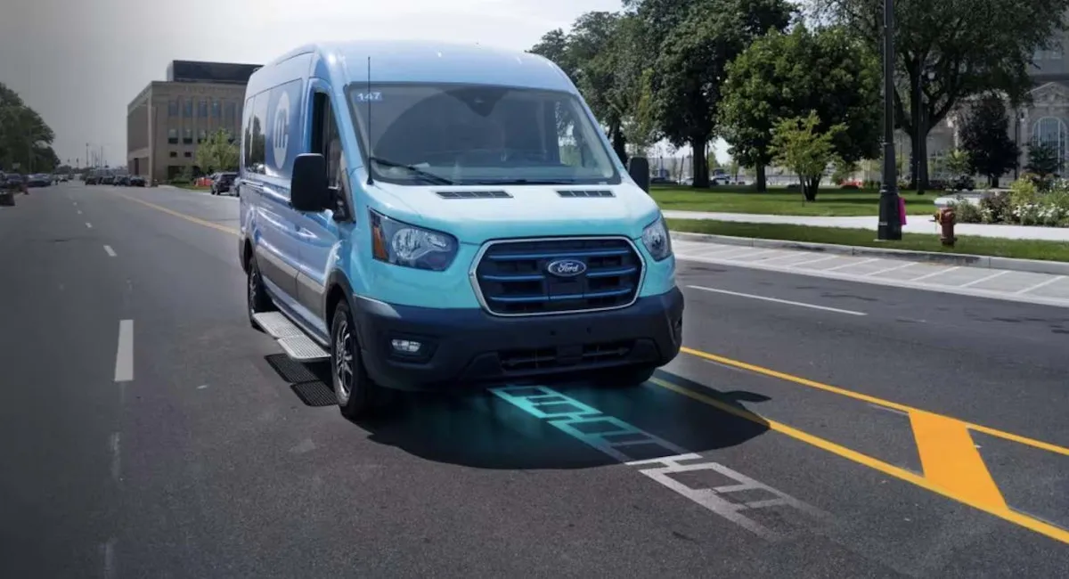 Дорога, которая заряжает авто: в Детройте запустили первую электромагистраль будущего - today.ua