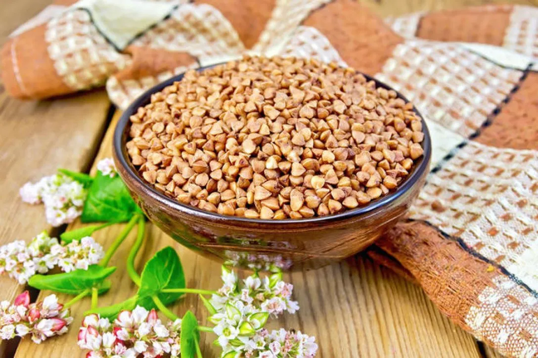 Гречка в Україні знову буде золотою: чому зростає ціна на популярну крупу - today.ua