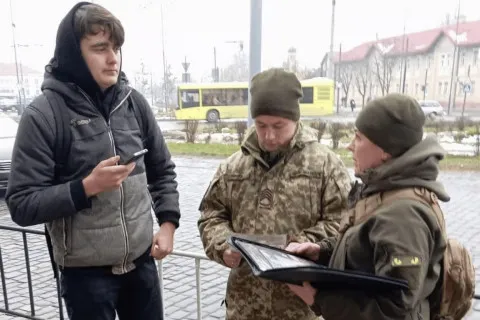 Сплачений штраф не врятує від розшуку ТЦК: чому шпарина для ухилянтів стає дедалі вужчою