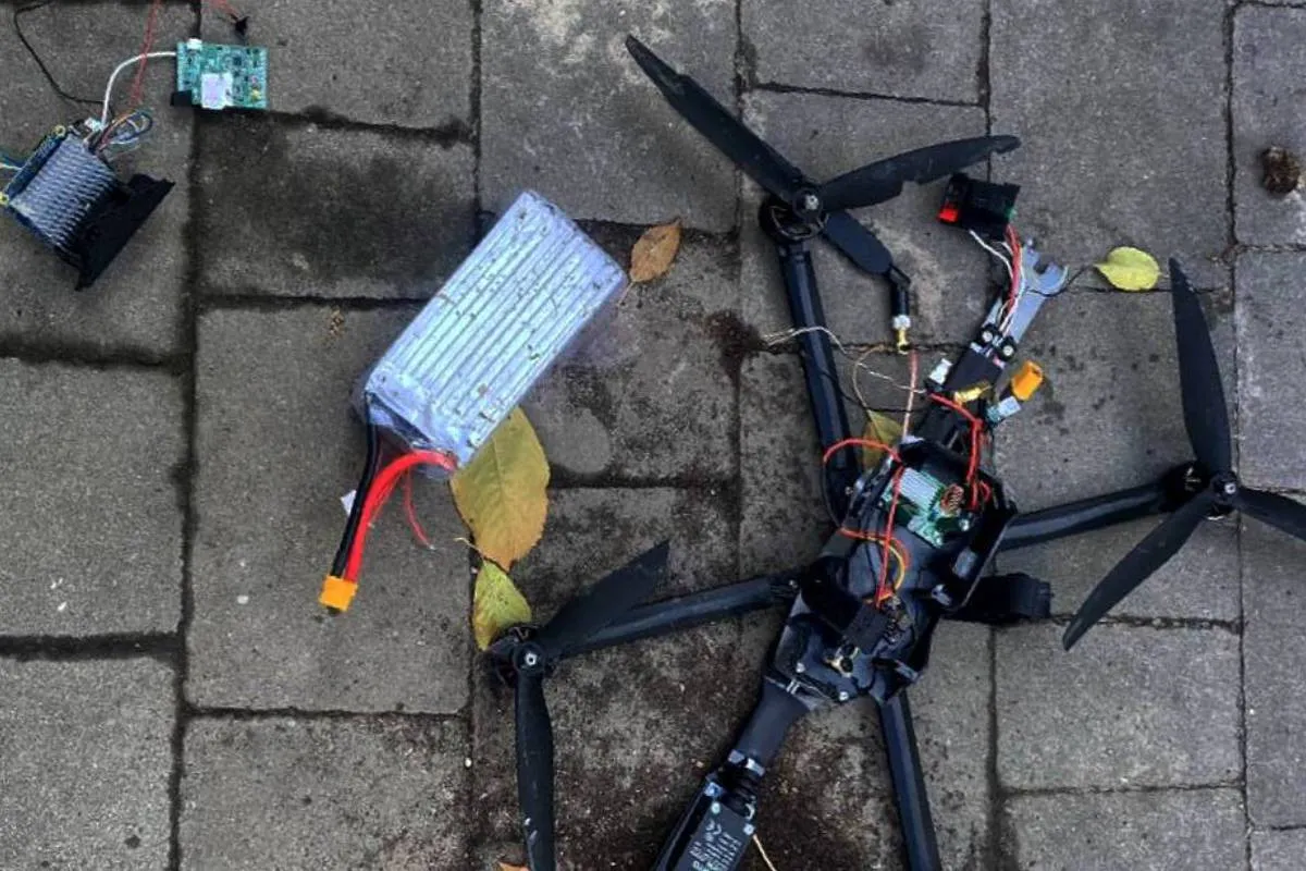 Молния с FPV-дронами: РФ запускает беспилотники, работающие через мобильный интернет Молния с FPV-дронами: РФ запускает беспилотники, работающие через мобильный интернет - today.ua