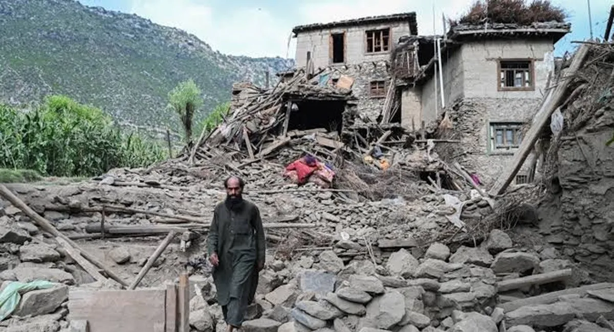 Землетрясение магнитудой 6,3 балла разрушило святыню и унесло жизни людей: что известно о трагедии в Афганистане - today.ua