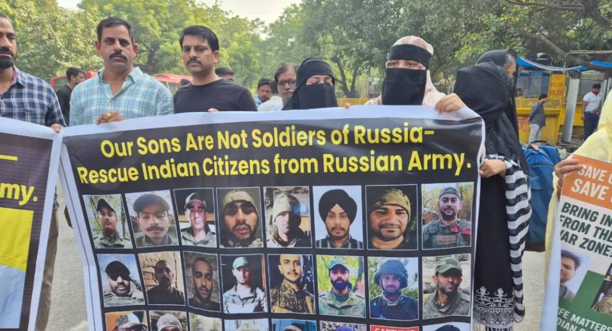 Путин, прекрати убивать невинных индийцев: в Индии вспыхнули протесты из-за войны в Украине - today.ua