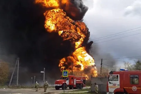 Россию всколыхнул мощный взрыв: в Башкортостане обрушился цех нефтехимического гиганта (видео)