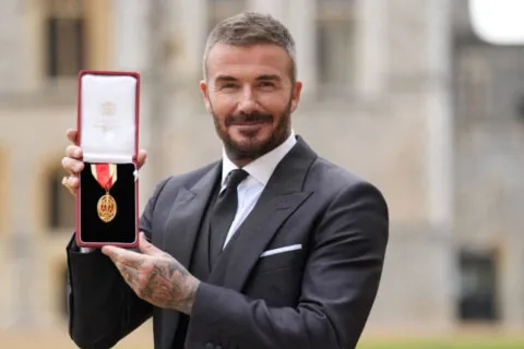 Сер Девід Бекхем: легендарний футболіст офіційно посвячений у лицарі