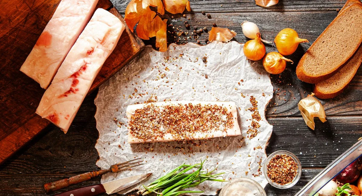 Сало для гурманів: як зробити делікатес з простого та знайомого всім продукту - today.ua