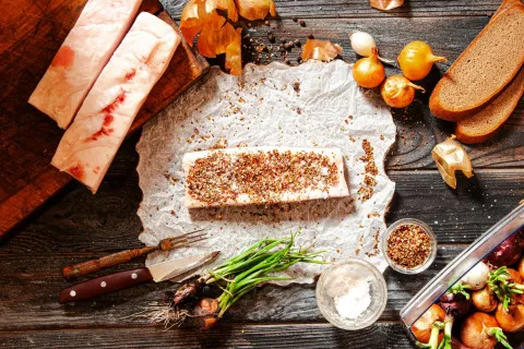 Сало для гурманов: как сделать деликатес из простого и знакомого всем продукта