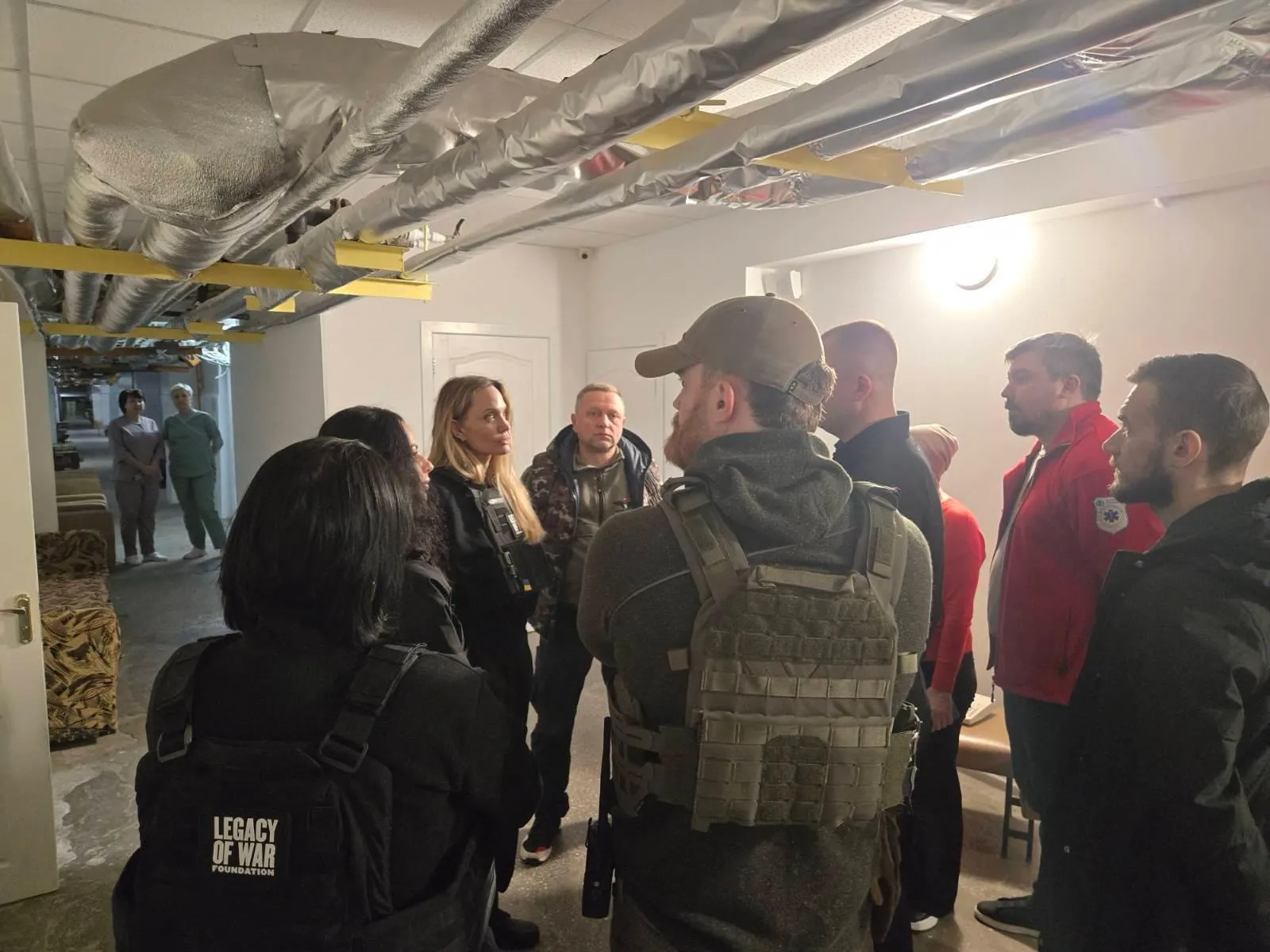 Анджелина Джоли посетила не только Херсон: стали известны новые детали визита звезды - today.ua