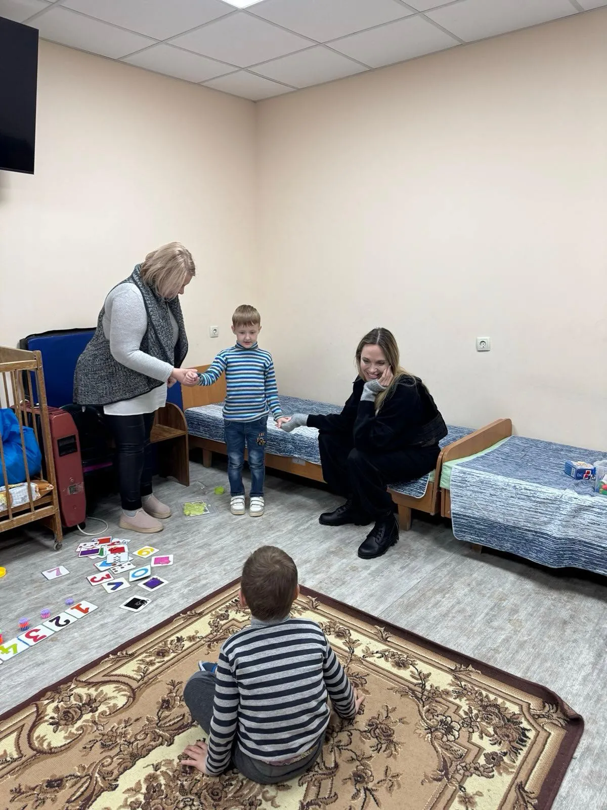 Анджелина Джоли посетила не только Херсон: стали известны новые детали визита звезды - today.ua