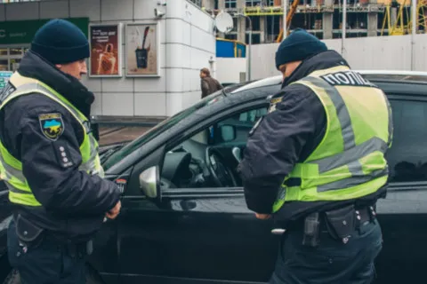 Скандал на Чернігівщині: п’яний депутат травмував поліцейського під час втечі (фото)