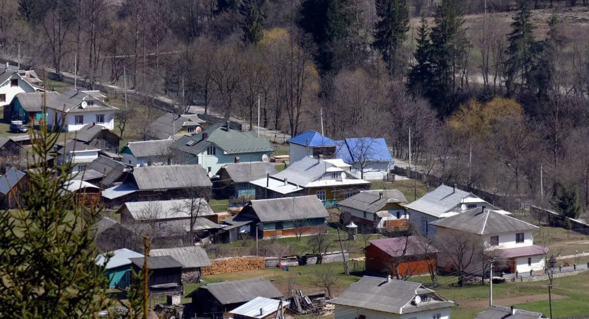 Продаж будинку в селі: скільки податків доведеться сплатити у 2025 році - today.ua