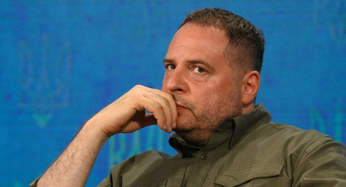 Никто не должен быть вне подозрений: НАБУ провело обыск в доме Андрея Ермака - today.ua