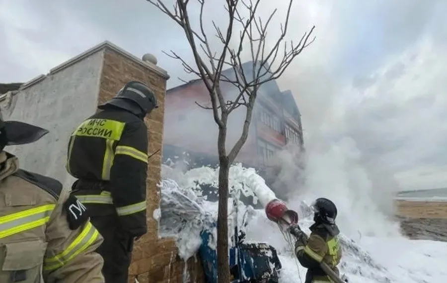 У Дагестані цивільний вертоліт упав на житловий будинок: четверо загиблих, є поранені - today.ua