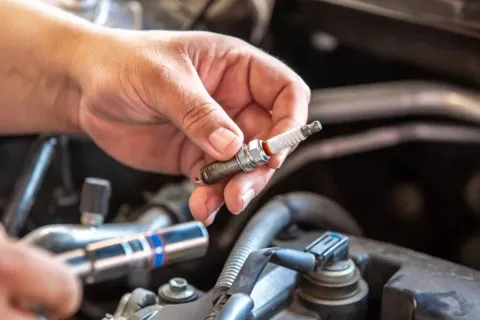 Маленькая деталь, которая может уничтожить ваш мотор: почему выбор свечи может стать судьбоносным для авто