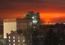 В российском Саратове после атаки дронов загорелся местный НПЗ (фото, видео)