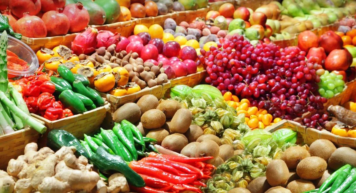 В Україні подешевшали більшість овочів і фруктів: що обвалилося в ціні одразу на 50% - today.ua