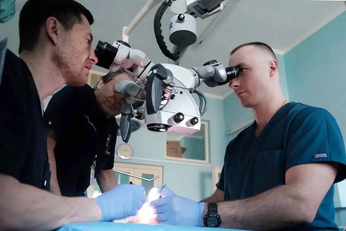 Діти більше не бояться”: як американські лікарі відновлюють обличчя постраждалих українців - today.ua