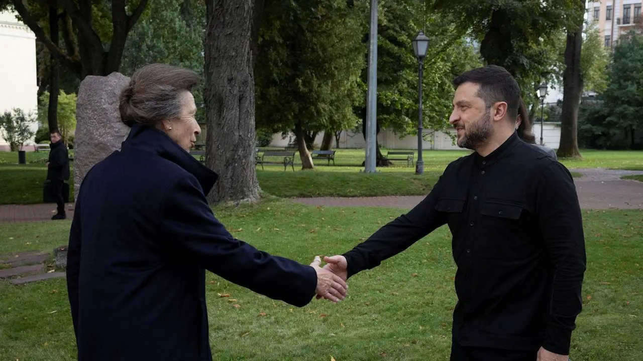 Британская принцесса посетила Украину: сестра короля Чарльза III встретилась с президентом и ветеранами - today.ua