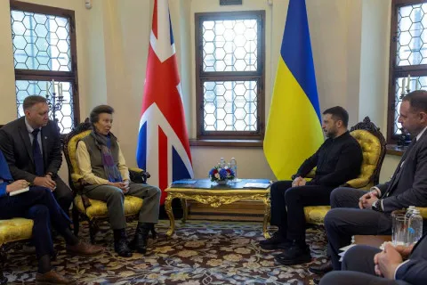 Британская принцесса посетила Украину: сестра короля Чарльза III встретилась с президентом и ветеранами