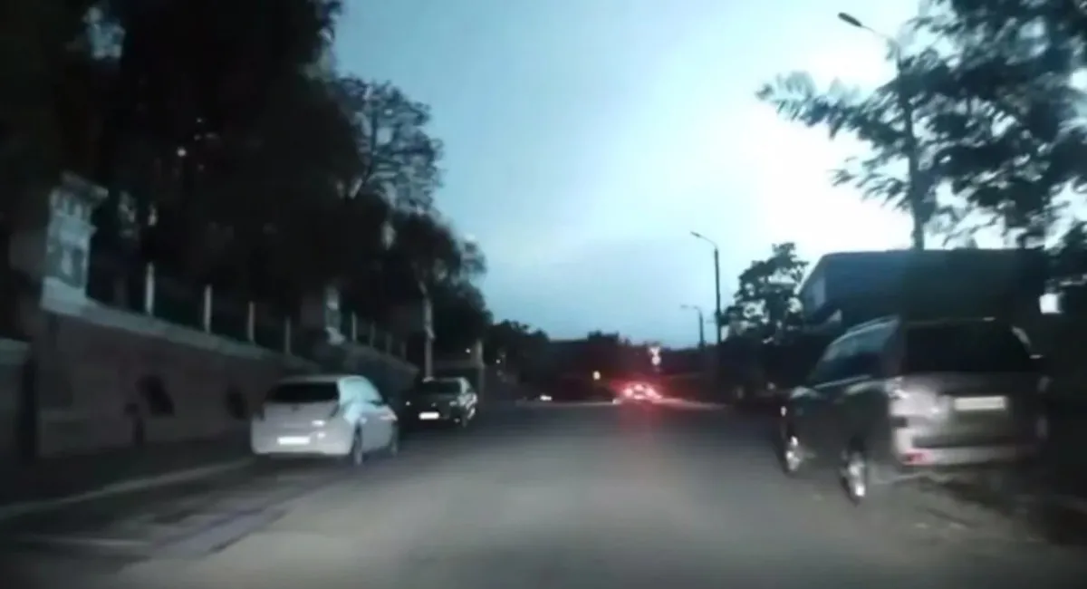 Таємничий блакитно-зелений спалах у небі відключив електрику у Дніпрі та прилеглих регіонах: версії події - today.ua