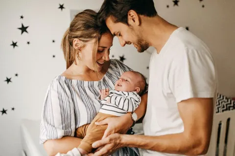 Украинцам будут платить по 50 тыс. грн за рождение ребенка: какие еще выплаты предусмотрены