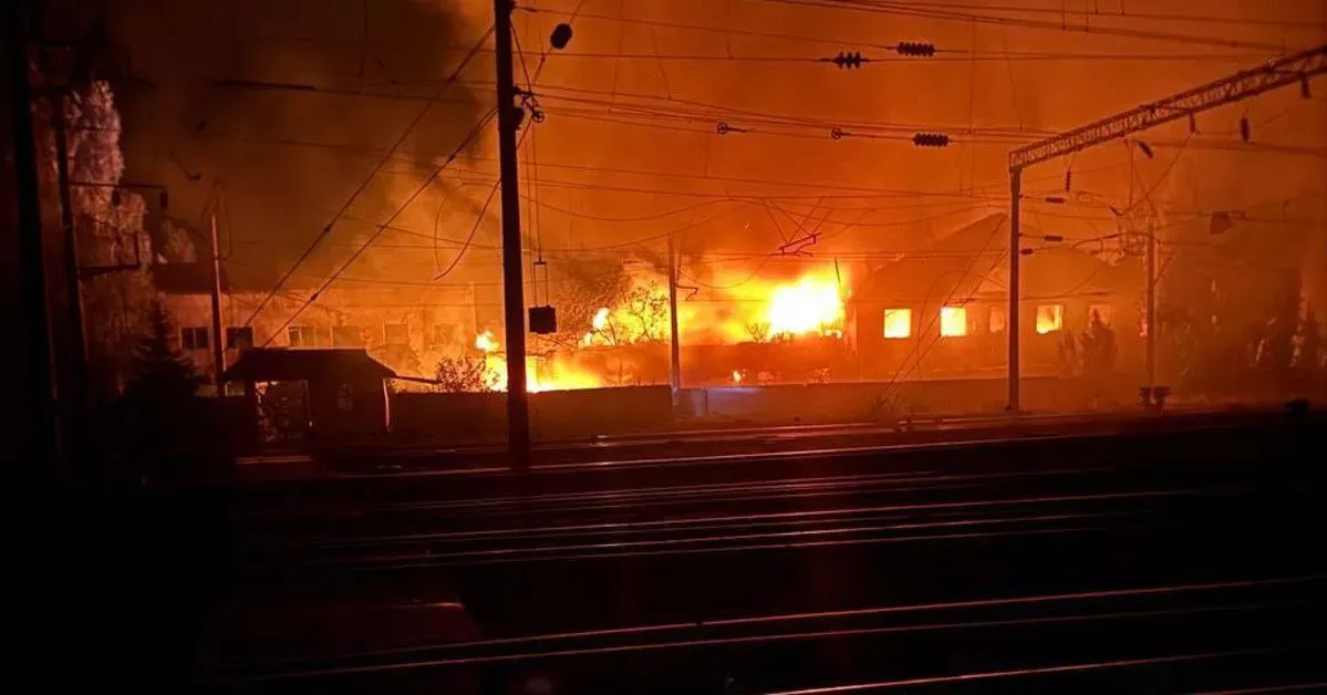 Россияне атаковали депо Укрзализныци в Одессе и обстреляли железную дорогу в Сумской области (фото) Россияне атаковали депо Укрзализныци в Одессе и обстреляли железную дорогу в Сумской области (фото) - today.ua