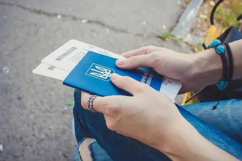 Онлайн-сервисы Укрзализныци "легли": что известно и как купить билеты сейчас