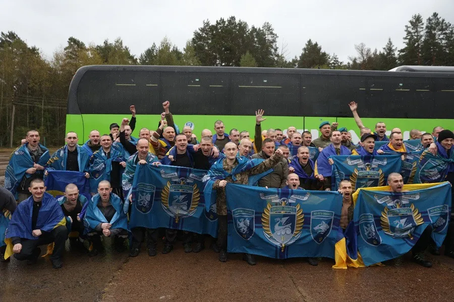 Слезы радости и объятия: Зеленский рассказал о очередном обмене пленными в формате 205 на 205 - today.ua