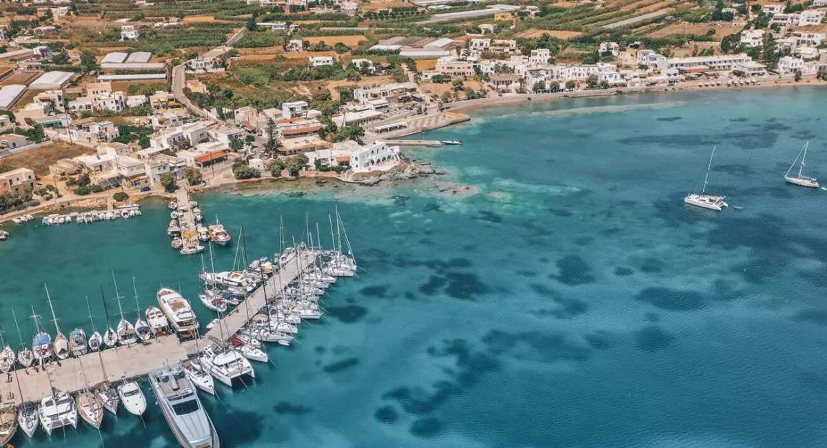 Безкоштовне житло, відпочинок на пляжі та робота 5 годин на день: у Греції пропонують вакансію мрії - today.ua