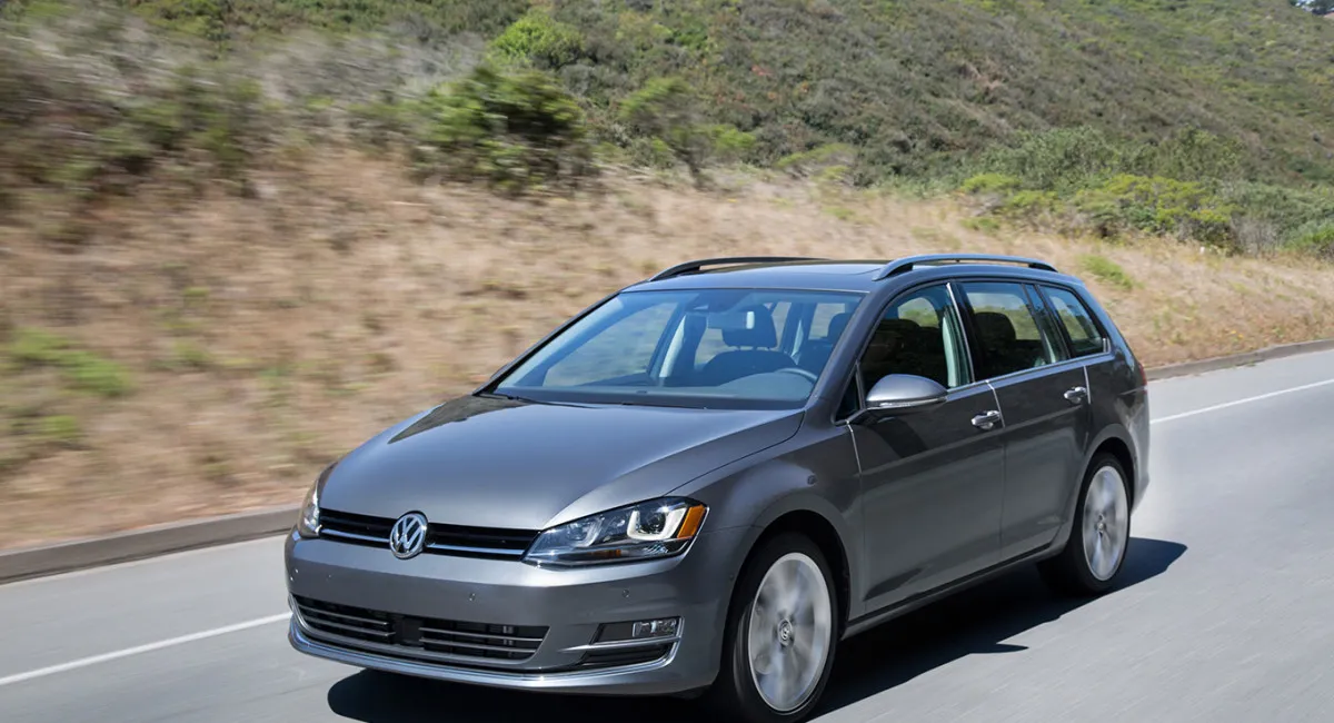 Украинцы массово покупают старые автомобили из-за границы: самые популярные модели и цены - today.ua