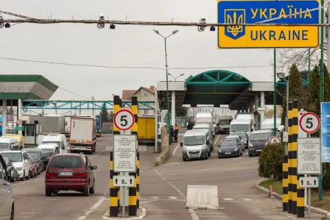 "Це мобілізаційний ресурс": комбриг висловився з приводу масового виїзду 18-22 річних юнаків з України